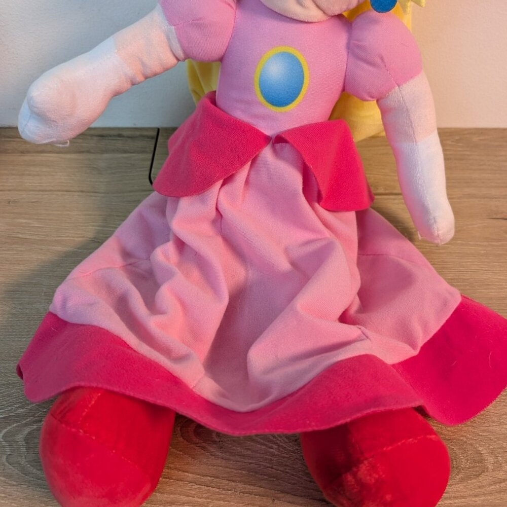 Super Mario Princess Peach Plush Stuffed Figure Doll 22” Gift Toy Licensed - Picture 4 of 11